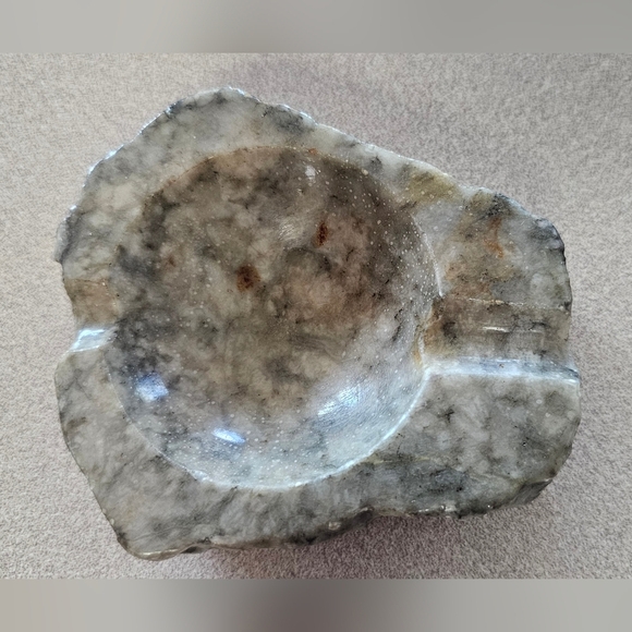 Vintage Other - Vintage Action Genuine Italian Alabaster Hand Carved Ashtray